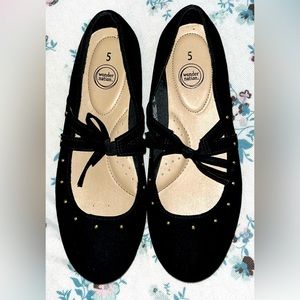 ✨WONDER NATION SIZE 5 FITS MORE LIKE 6.5✨